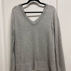 41 Hawthorn Light Gray Knit V-Neck